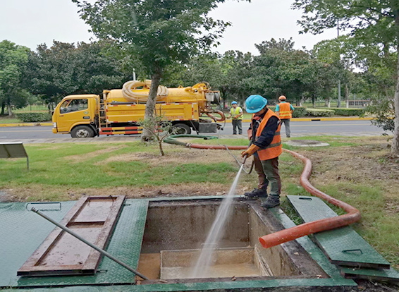 天坛街道化油池清理
